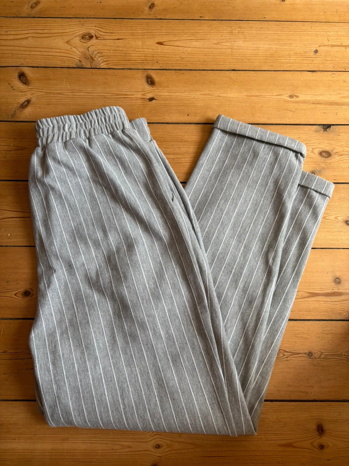 Pantalon gris et blanc à rayures stradivarius taille S